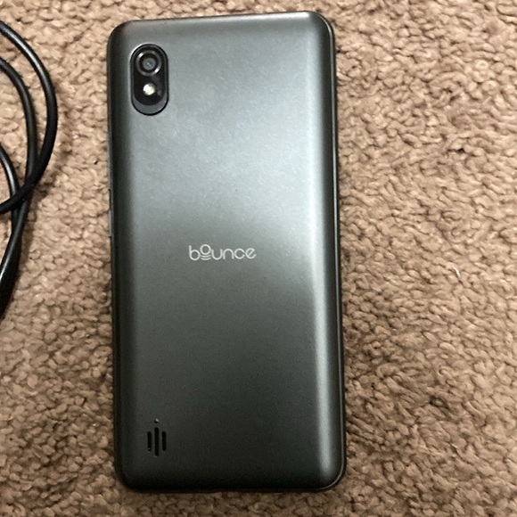 Bounce cellphone with 32gb SIM card - Picture 2 of 5